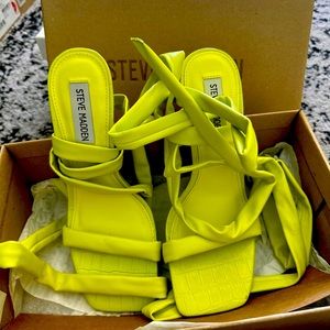 Steve Madden Heels 7.5 BRAND NEW with box